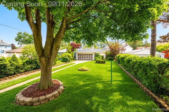 447 Maple Street, Wyandotte, MI 48192