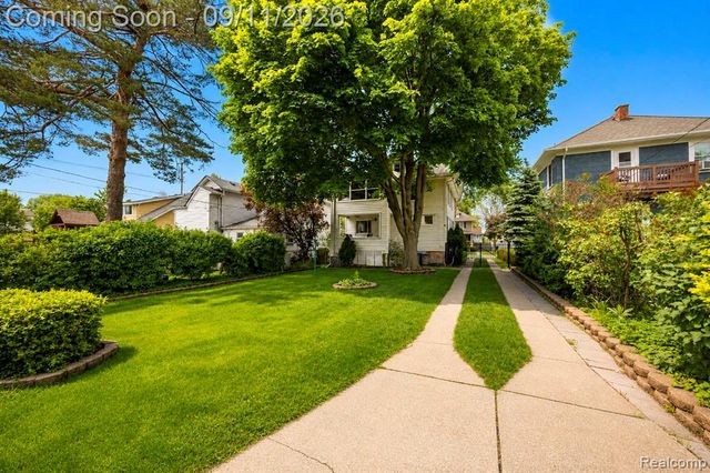 447 Maple Street, Wyandotte, MI 48192