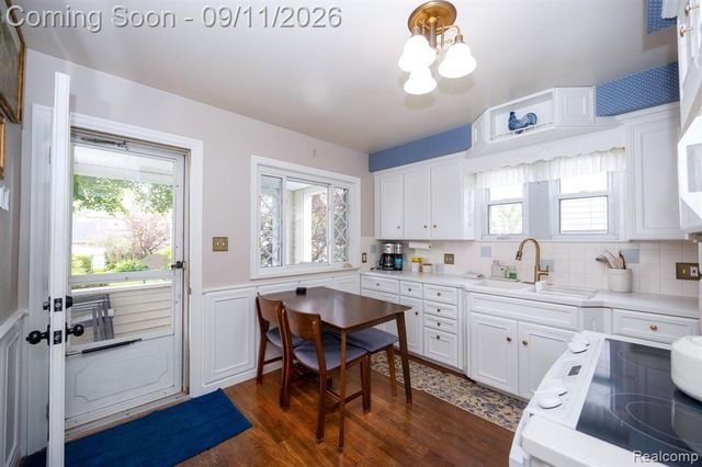 447 Maple Street, Wyandotte, MI 48192