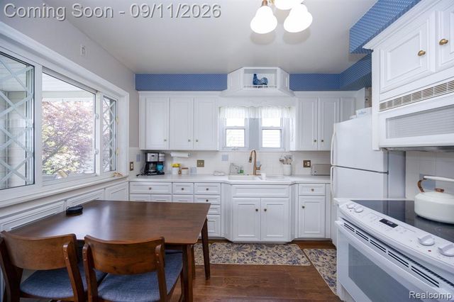 447 Maple Street, Wyandotte, MI 48192