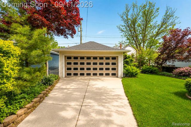 447 Maple Street, Wyandotte, MI 48192