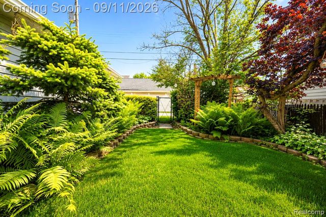 447 Maple Street, Wyandotte, MI 48192