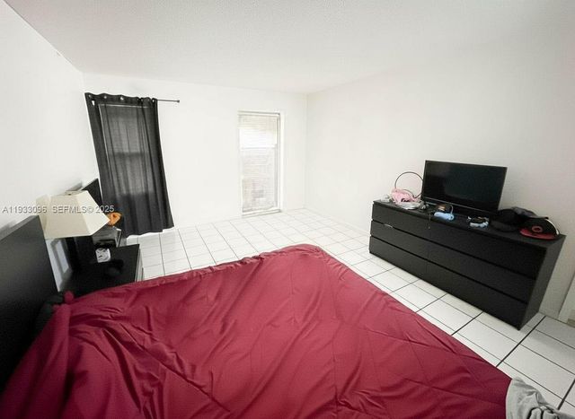 2800 NW 56th Ave F201, Lauderhill, FL 33313