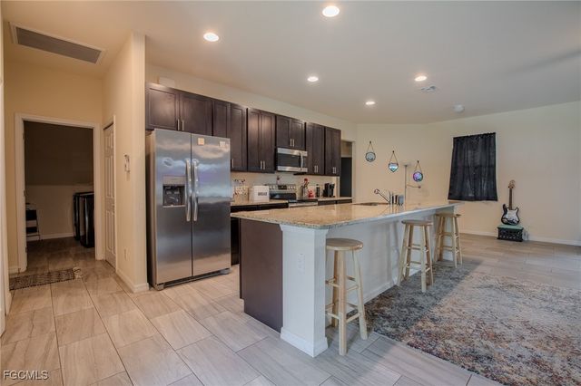 8014 Royal CIR, Labelle, FL 33935