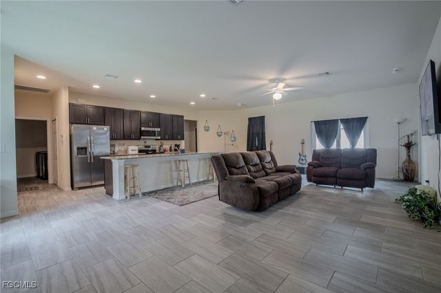 8014 Royal CIR, Labelle, FL 33935