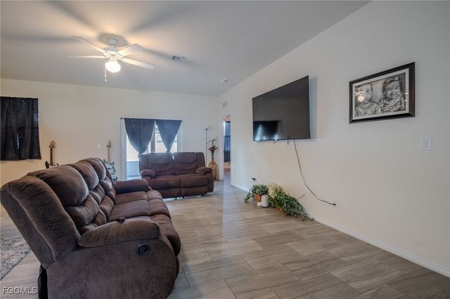 8014 Royal CIR, Labelle, FL 33935