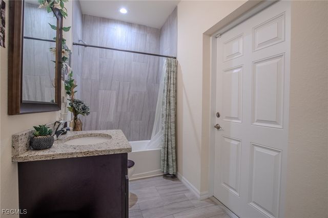 8014 Royal CIR, Labelle, FL 33935