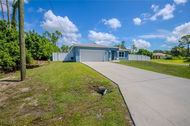 8014 Royal CIR, Labelle, FL 33935