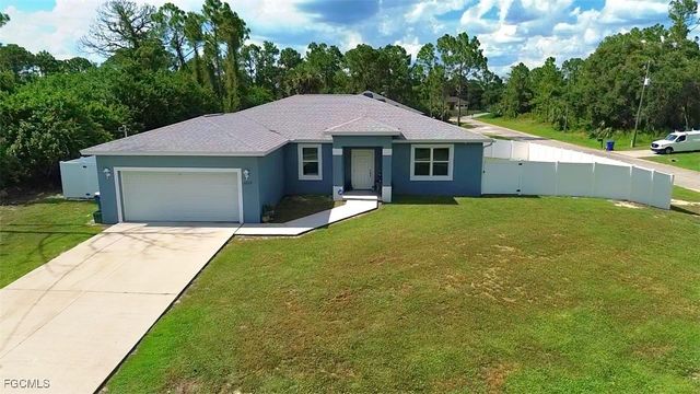 8014 Royal CIR, Labelle, FL 33935