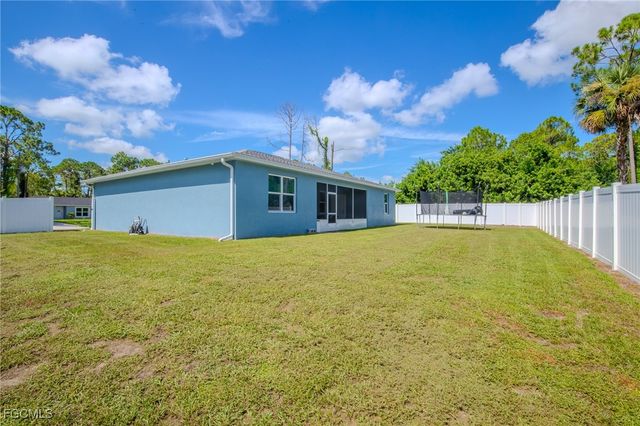 8014 Royal CIR, Labelle, FL 33935