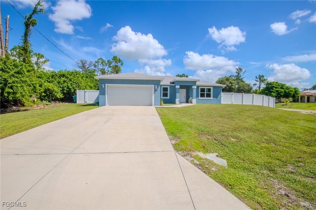 8014 Royal CIR, Labelle, FL 33935