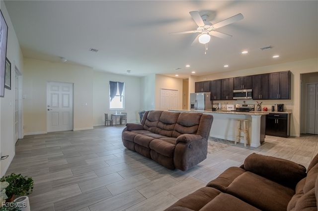 8014 Royal CIR, Labelle, FL 33935