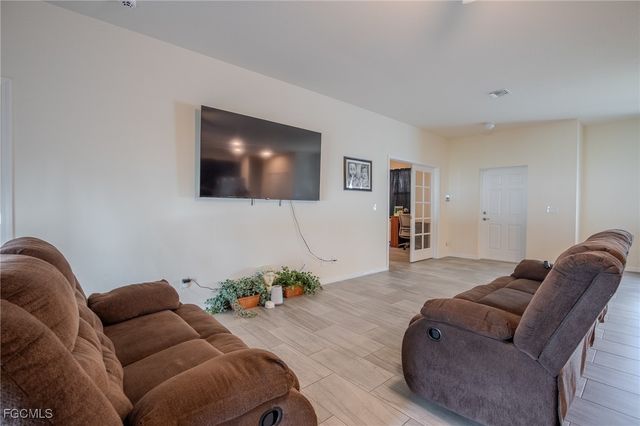 8014 Royal CIR, Labelle, FL 33935