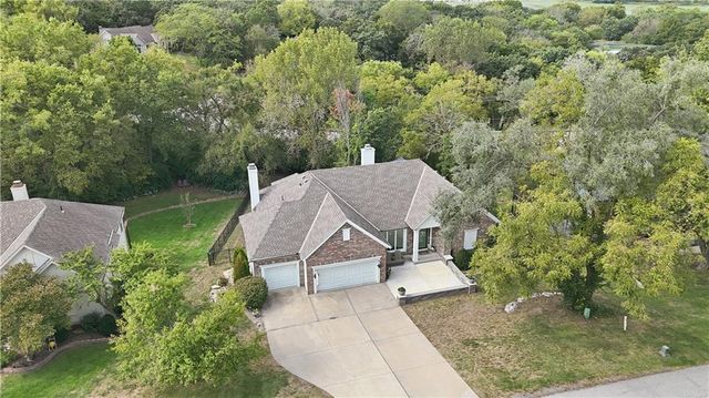 16024 Meadow Lane, Stilwell, KS 66085