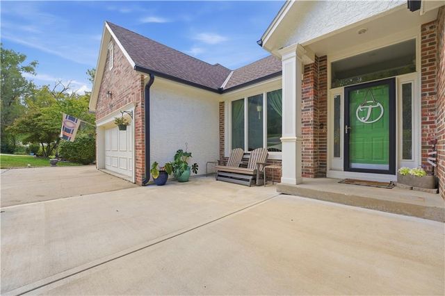 16024 Meadow Lane, Stilwell, KS 66085