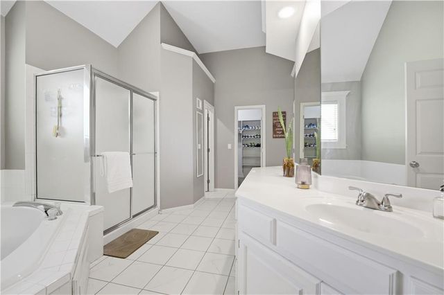 16024 Meadow Lane, Stilwell, KS 66085