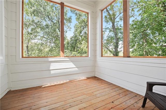 16024 Meadow Lane, Stilwell, KS 66085