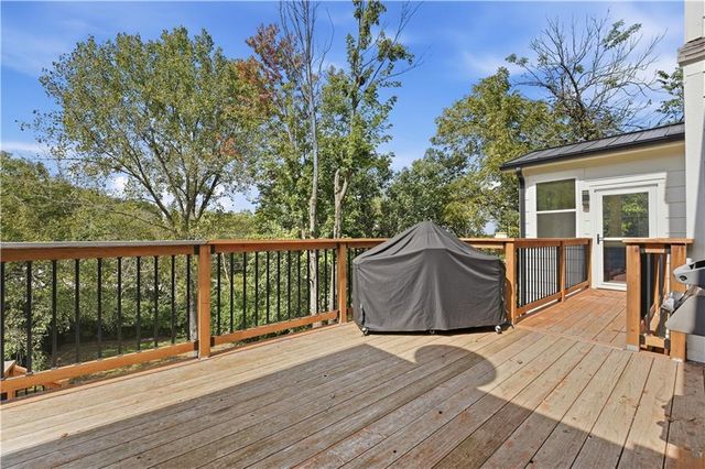 16024 Meadow Lane, Stilwell, KS 66085