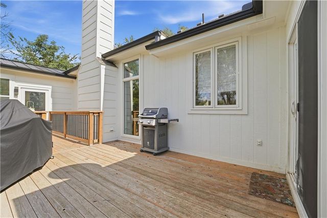 16024 Meadow Lane, Stilwell, KS 66085