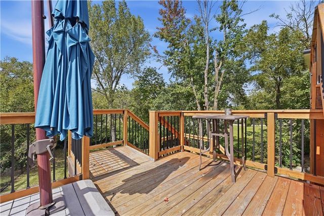16024 Meadow Lane, Stilwell, KS 66085