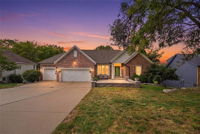 16024 Meadow Lane, Stilwell, KS 66085