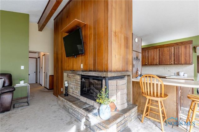 28902 Bates Road, Perrysburg, OH 43551