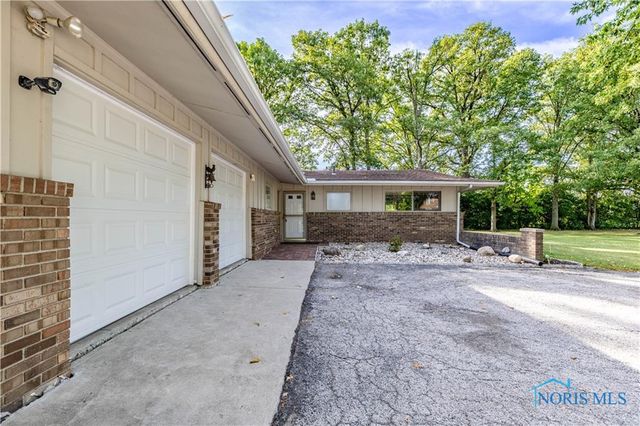 28902 Bates Road, Perrysburg, OH 43551