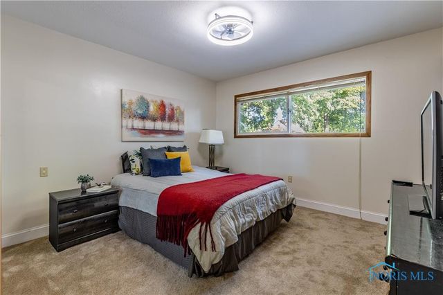 28902 Bates Road, Perrysburg, OH 43551