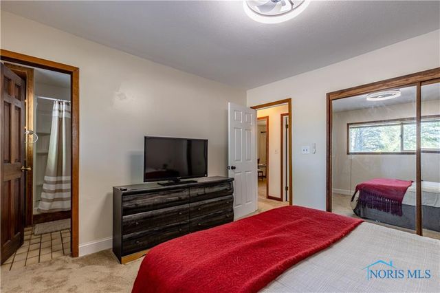 28902 Bates Road, Perrysburg, OH 43551