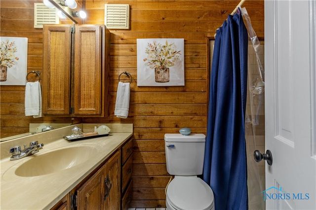 28902 Bates Road, Perrysburg, OH 43551