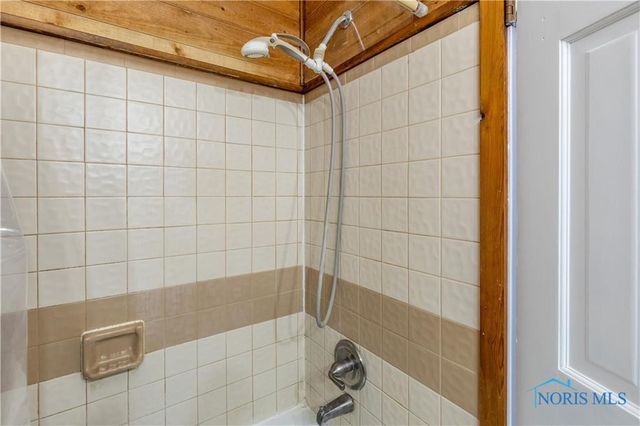 28902 Bates Road, Perrysburg, OH 43551