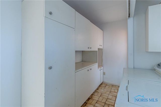 28902 Bates Road, Perrysburg, OH 43551