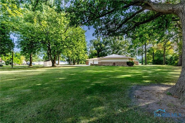 28902 Bates Road, Perrysburg, OH 43551