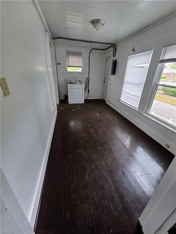 301 S Broad ST, Suffolk, VA 23434