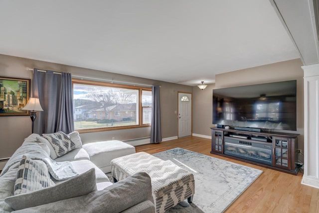 1713 Cross Street, Cross Plains, WI 53528