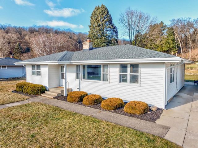 1713 Cross Street, Cross Plains, WI 53528