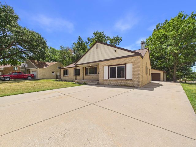 5047 E Morris St, Wichita, KS 67218