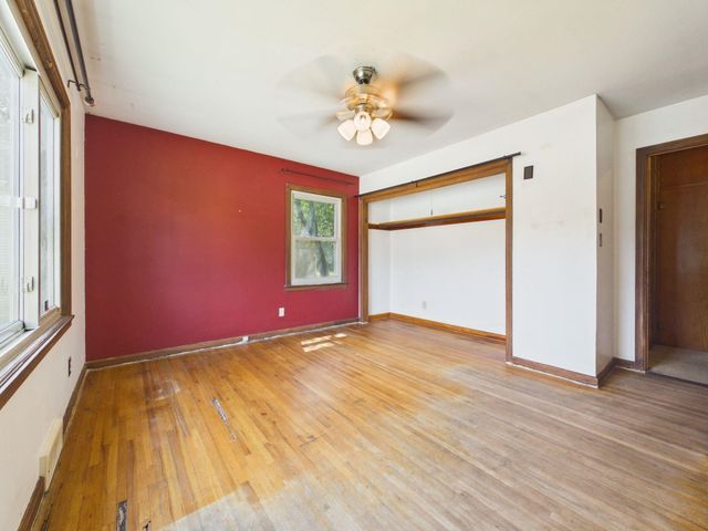 5047 E Morris St, Wichita, KS 67218