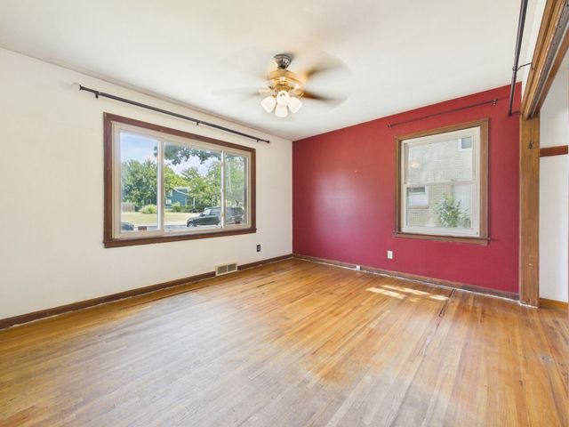 5047 E Morris St, Wichita, KS 67218