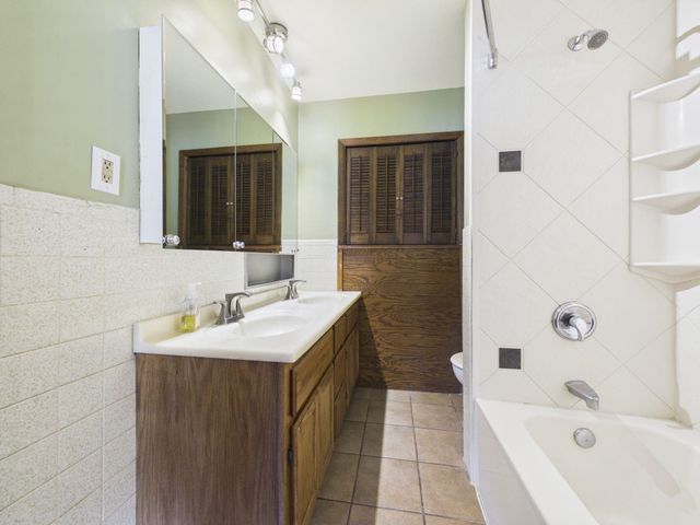 5047 E Morris St, Wichita, KS 67218