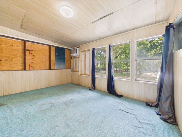5047 E Morris St, Wichita, KS 67218