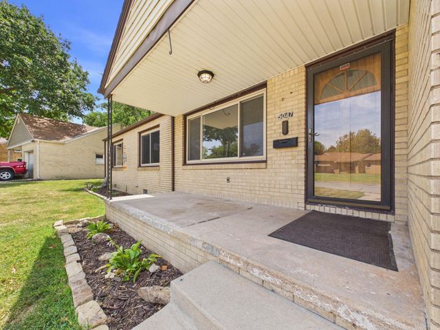 5047 E Morris St, Wichita, KS 67218