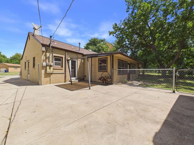 5047 E Morris St, Wichita, KS 67218