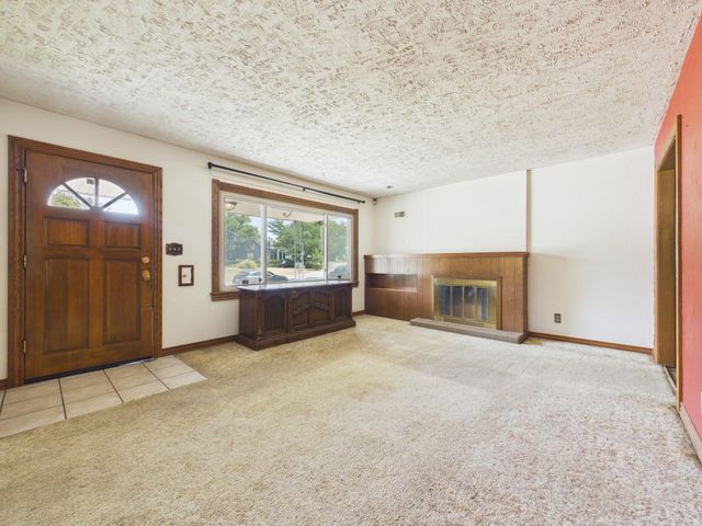 5047 E Morris St, Wichita, KS 67218