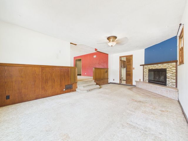 5047 E Morris St, Wichita, KS 67218