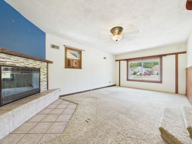 5047 E Morris St, Wichita, KS 67218