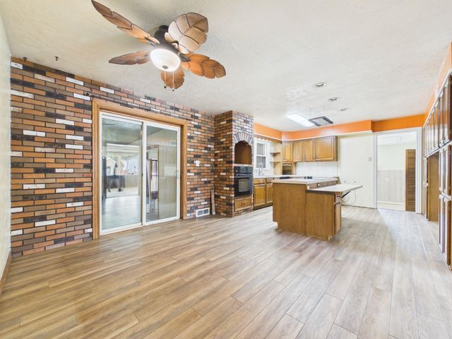 5047 E Morris St, Wichita, KS 67218