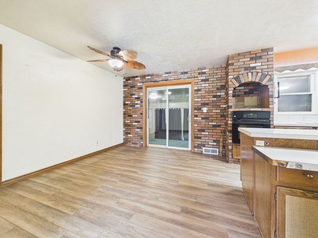 5047 E Morris St, Wichita, KS 67218