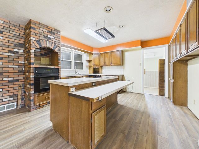 5047 E Morris St, Wichita, KS 67218