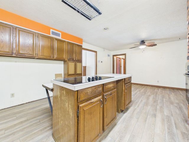 5047 E Morris St, Wichita, KS 67218